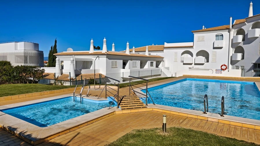 Apartamento T0 para Venda em Albufeira e Olhos de Água Foto 21