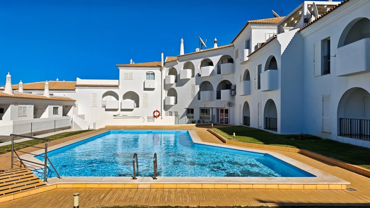 Apartamento T0 para Venda em Albufeira e Olhos de Água Foto 20