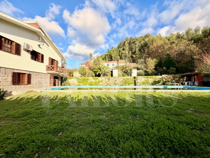 Moradia T5 para Venda em Vila Chã, Codal e Vila Cova de Perrinho Foto 1