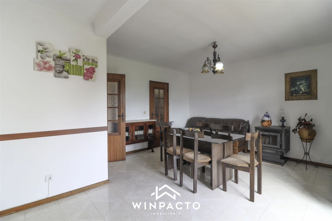 Moradia T4 para Venda em Nelas Foto 3