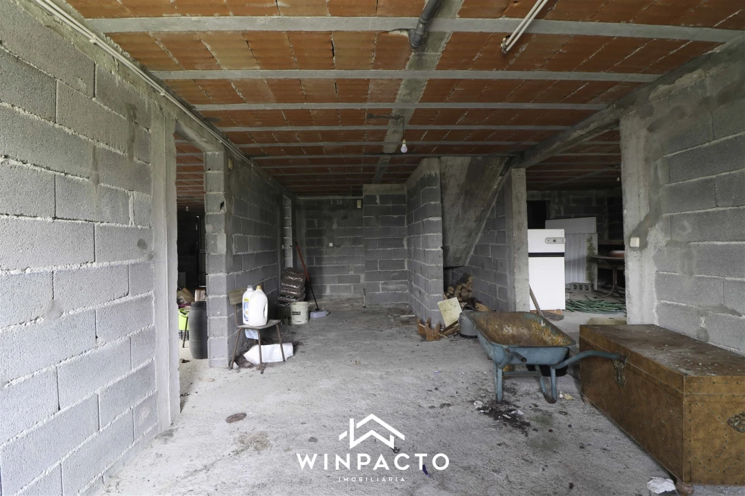 Moradia T4 para Venda em Nelas Foto 45