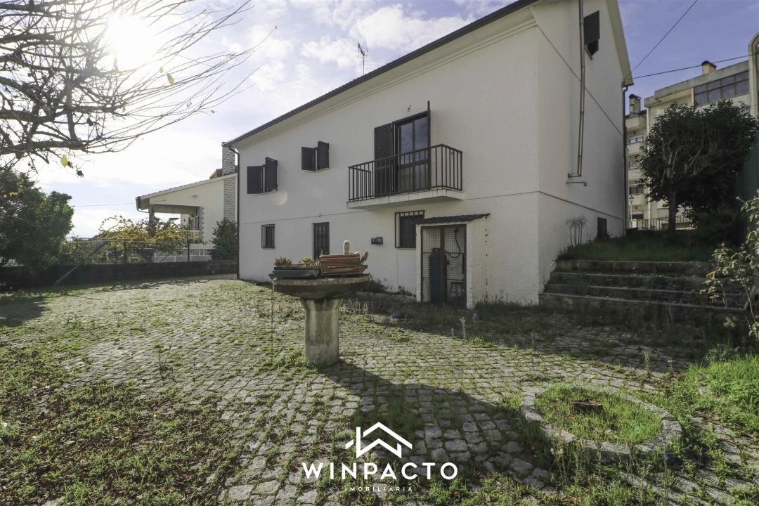 Moradia T4 para Venda em Nelas Foto 48