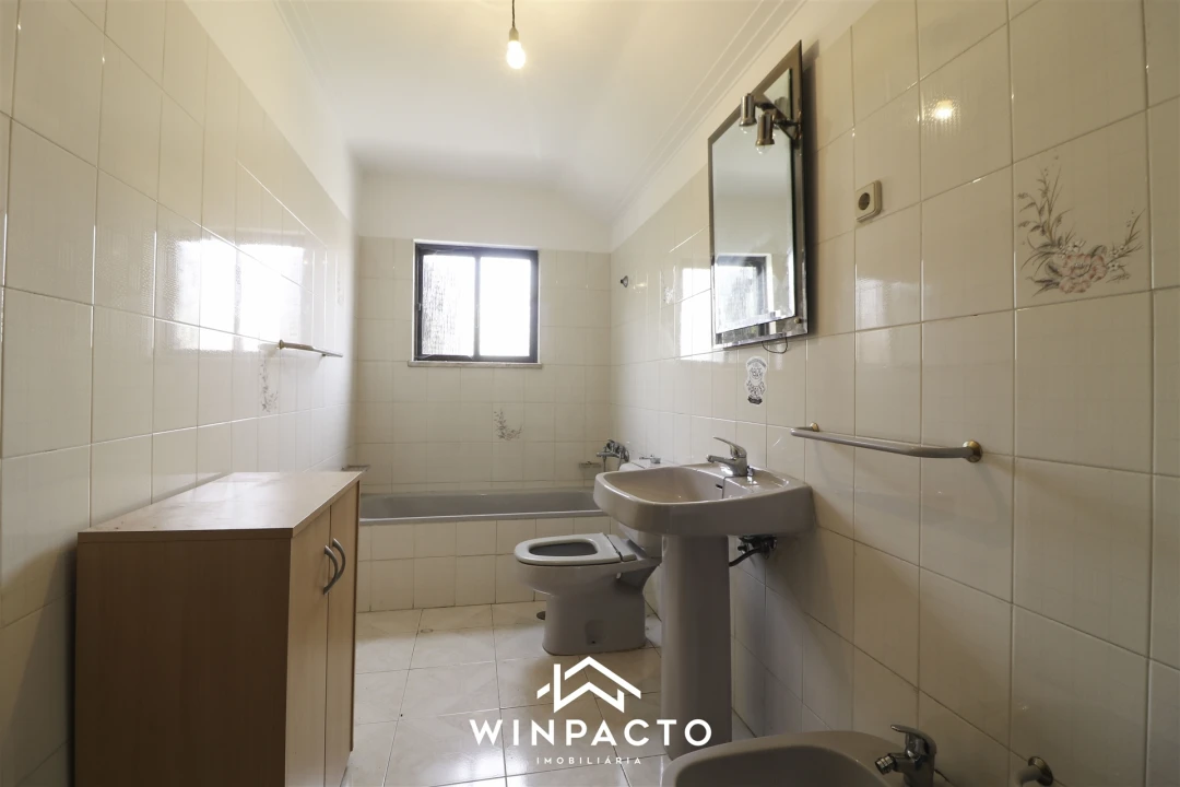 Moradia T4 para Venda em Nelas Foto 41