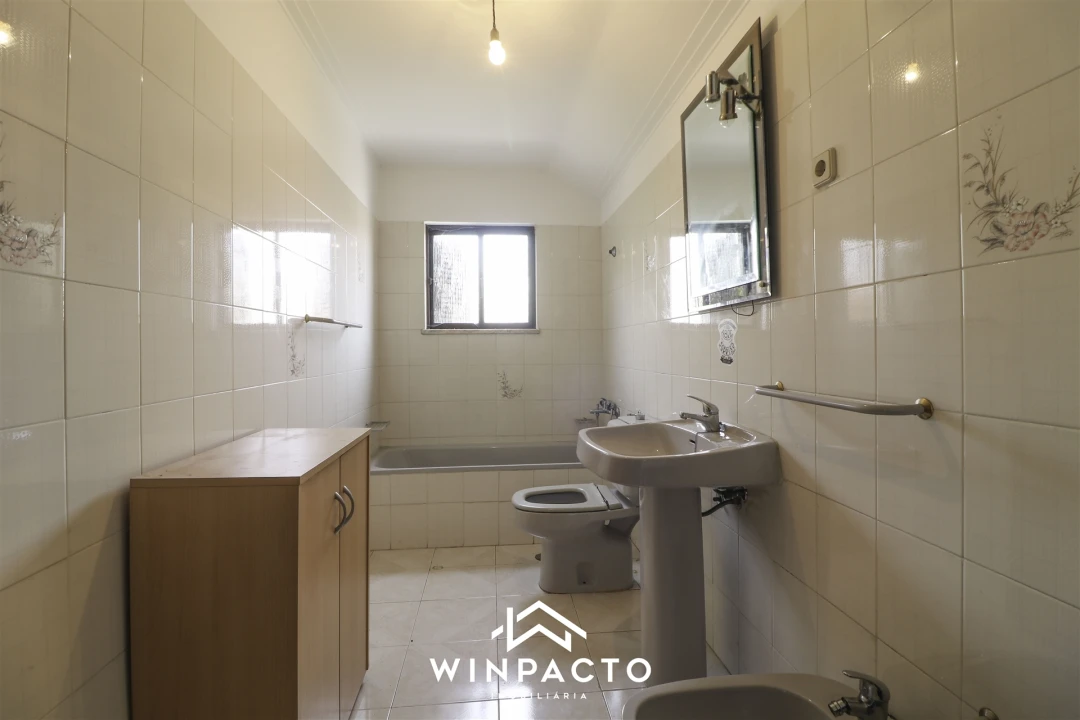 Moradia T4 para Venda em Nelas Foto 42