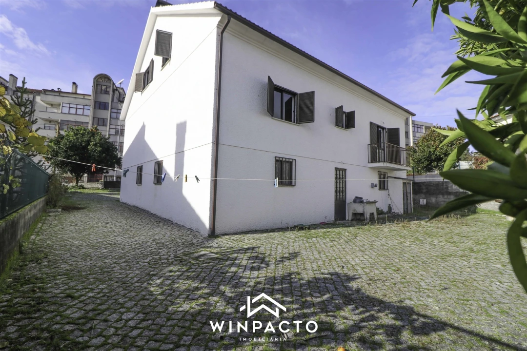 Moradia T4 para Venda em Nelas Foto 52