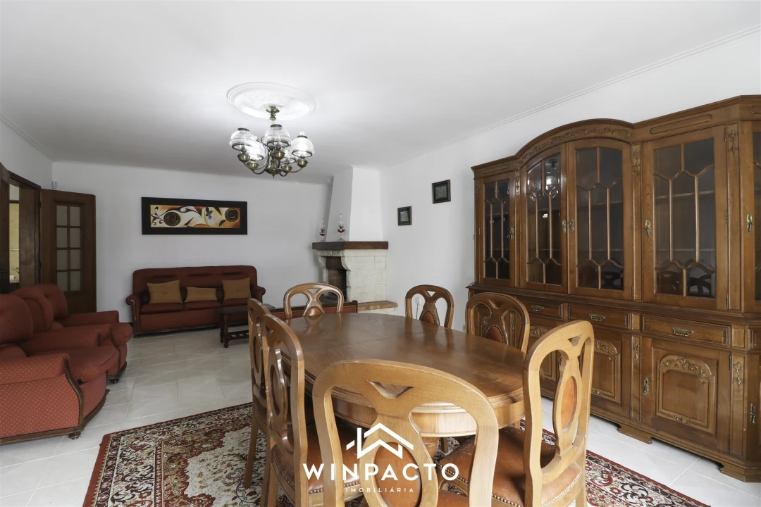 Moradia T4 para Venda em Nelas Foto 54