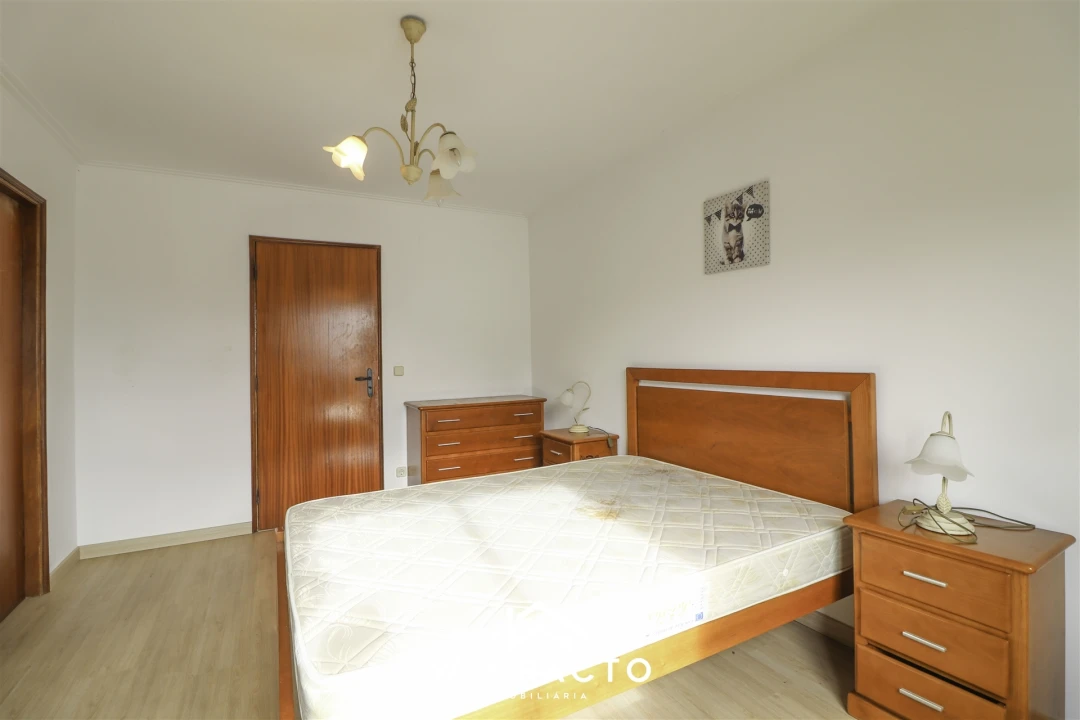 Moradia T4 para Venda em Nelas Foto 38