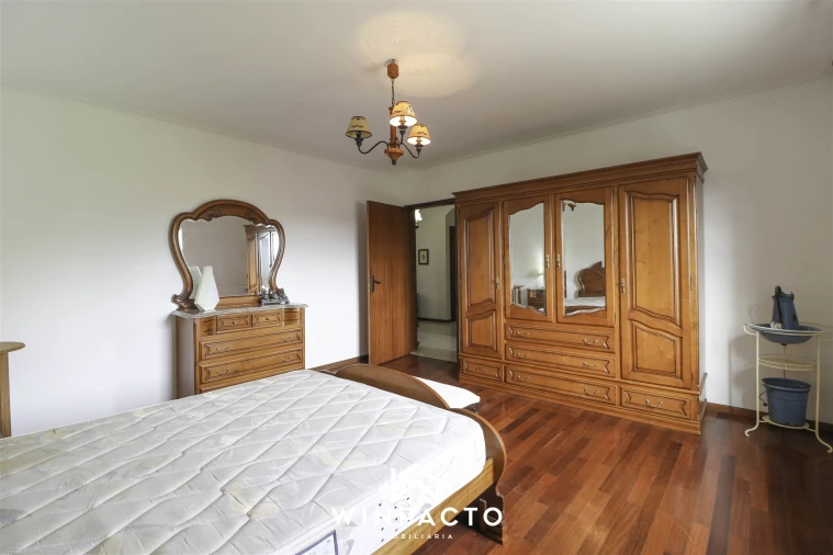 Moradia T4 para Venda em Nelas Foto 10