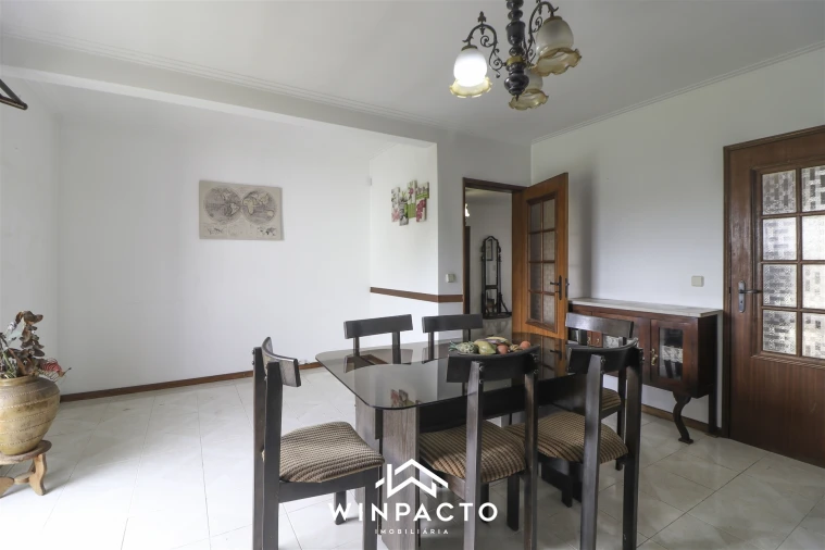 Moradia T4 para Venda em Nelas Foto 5