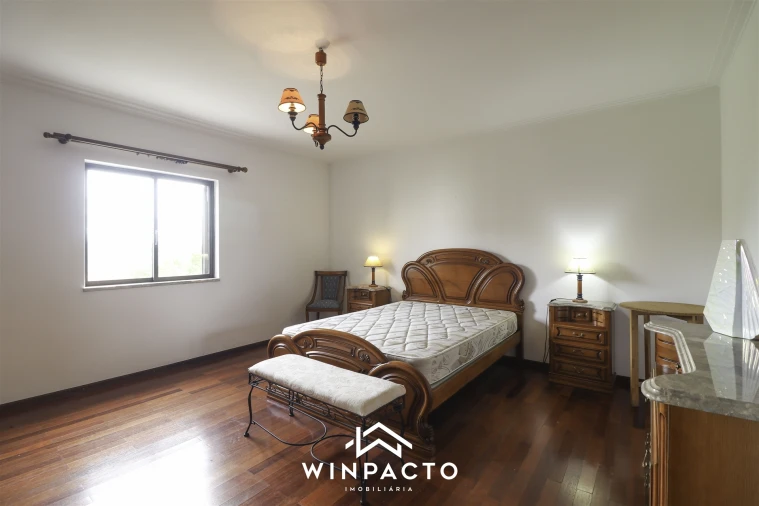 Moradia T4 para Venda em Nelas Foto 13