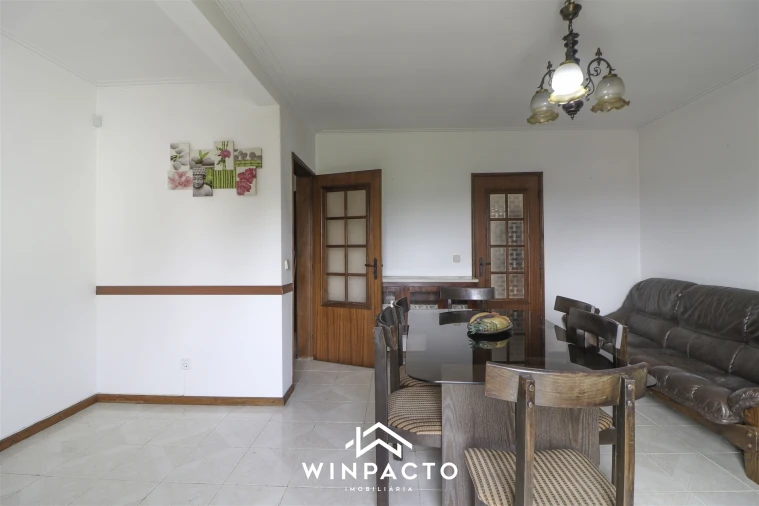 Moradia T4 para Venda em Nelas Foto 4