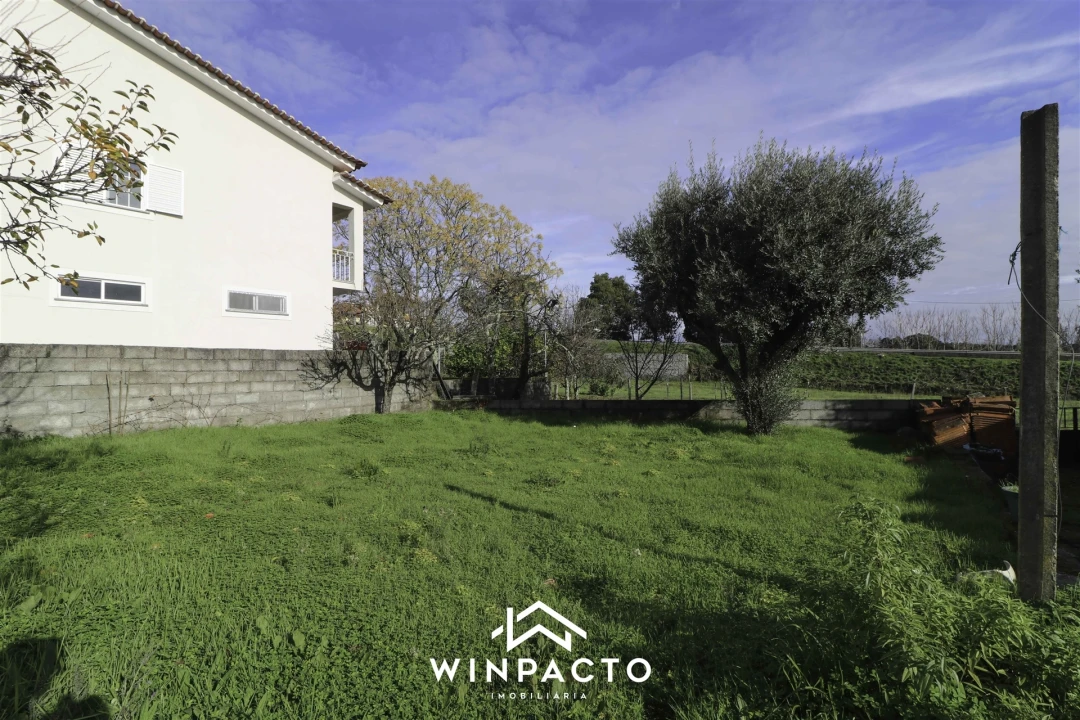 Moradia T4 para Venda em Nelas Foto 50