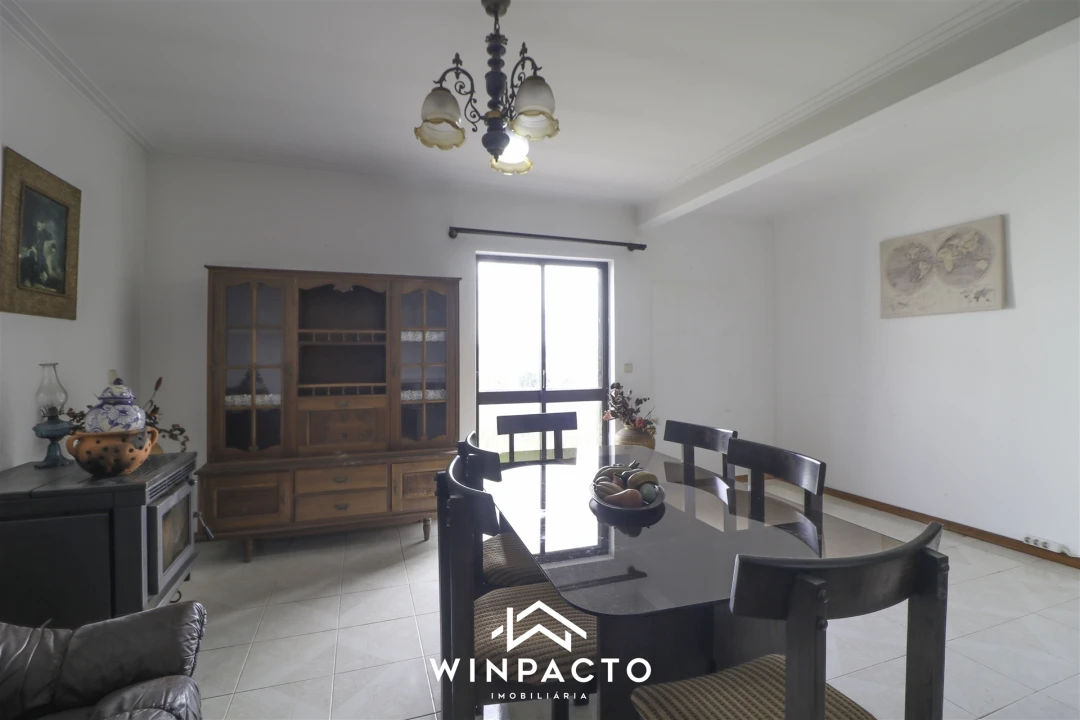 Moradia T4 para Venda em Nelas Foto 6