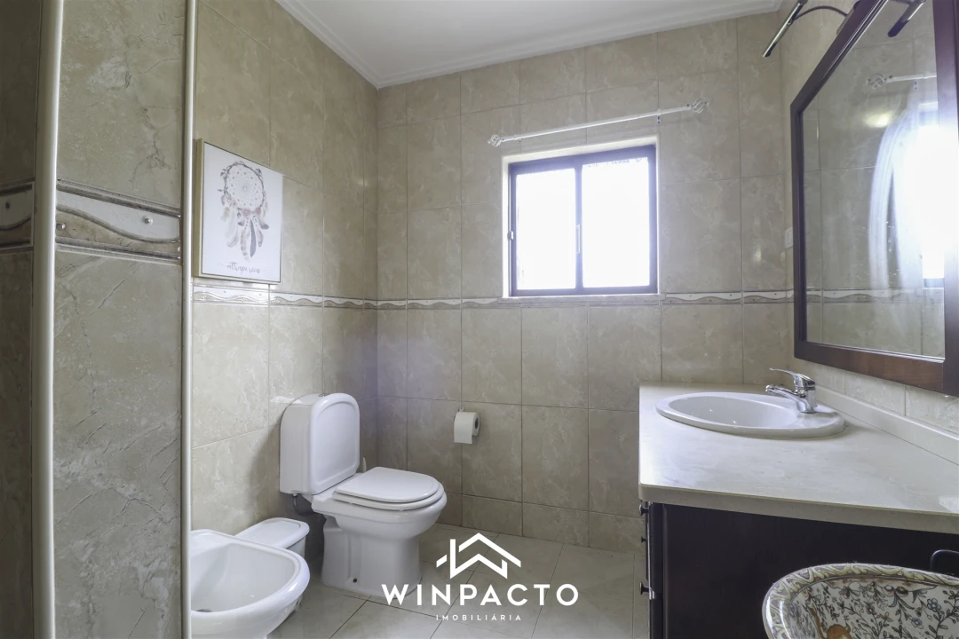 Moradia T4 para Venda em Nelas Foto 14