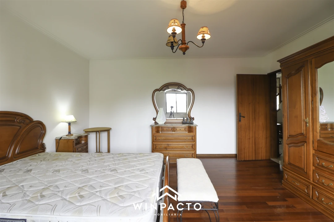 Moradia T4 para Venda em Nelas Foto 9