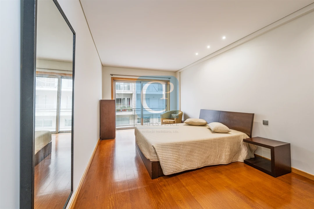 Apartamento T3 para Arrendamento em Pedrouços Foto 20