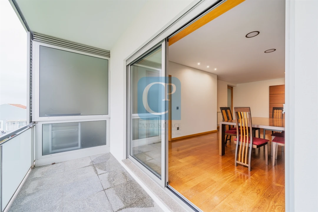 Apartamento T3 para Arrendamento em Pedrouços Foto 14