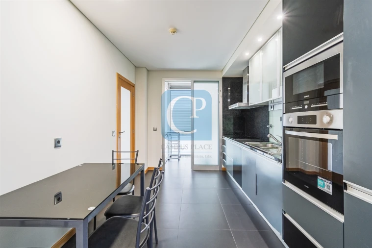 Apartamento T3 para Arrendamento em Pedrouços Foto 11