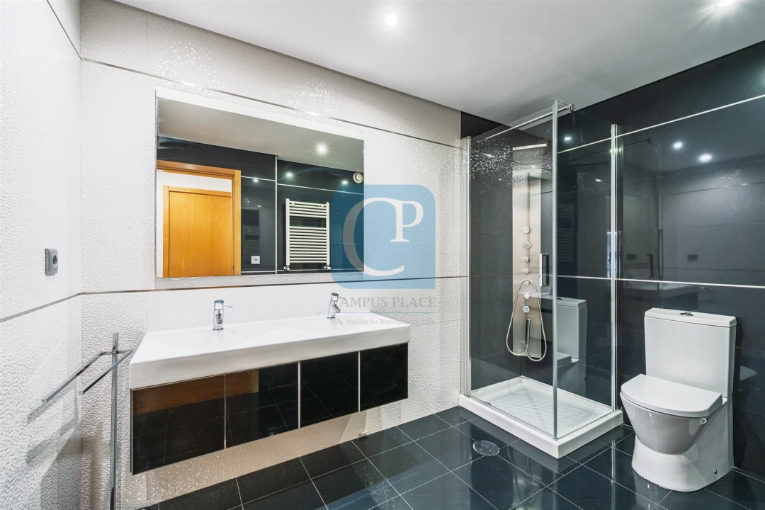 Apartamento T3 para Arrendamento em Pedrouços Foto 25