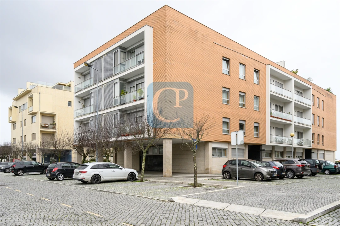 Apartamento T3 para Arrendamento em Pedrouços Foto 30