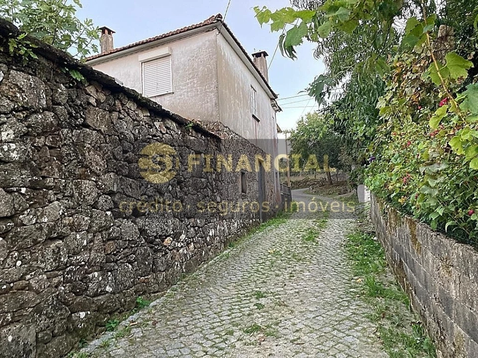 Moradia T4 para Venda em Chave Foto 1