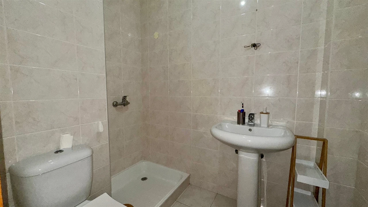 Apartamento T2 para Venda em São Paio de Oleiros Foto 7