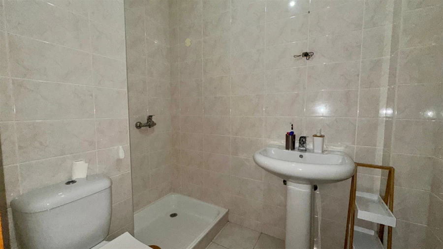 Apartamento T2 para Venda em São Paio de Oleiros Foto 7