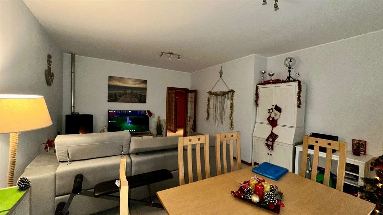 Apartamento T2 para Venda em São Paio de Oleiros Foto 9