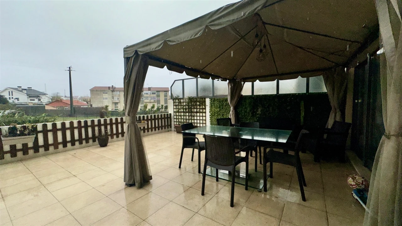 Apartamento T2 para Venda em São Paio de Oleiros Foto 12