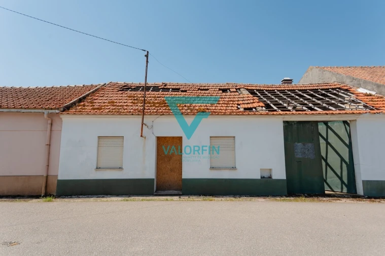 Moradia T3 para Venda em Marinha das Ondas