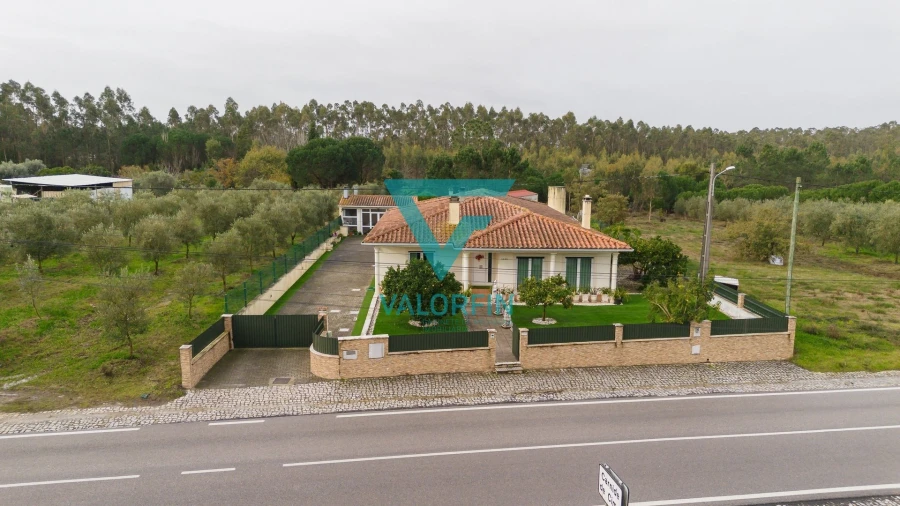 Moradia T3 para Venda em Milagres Foto 3