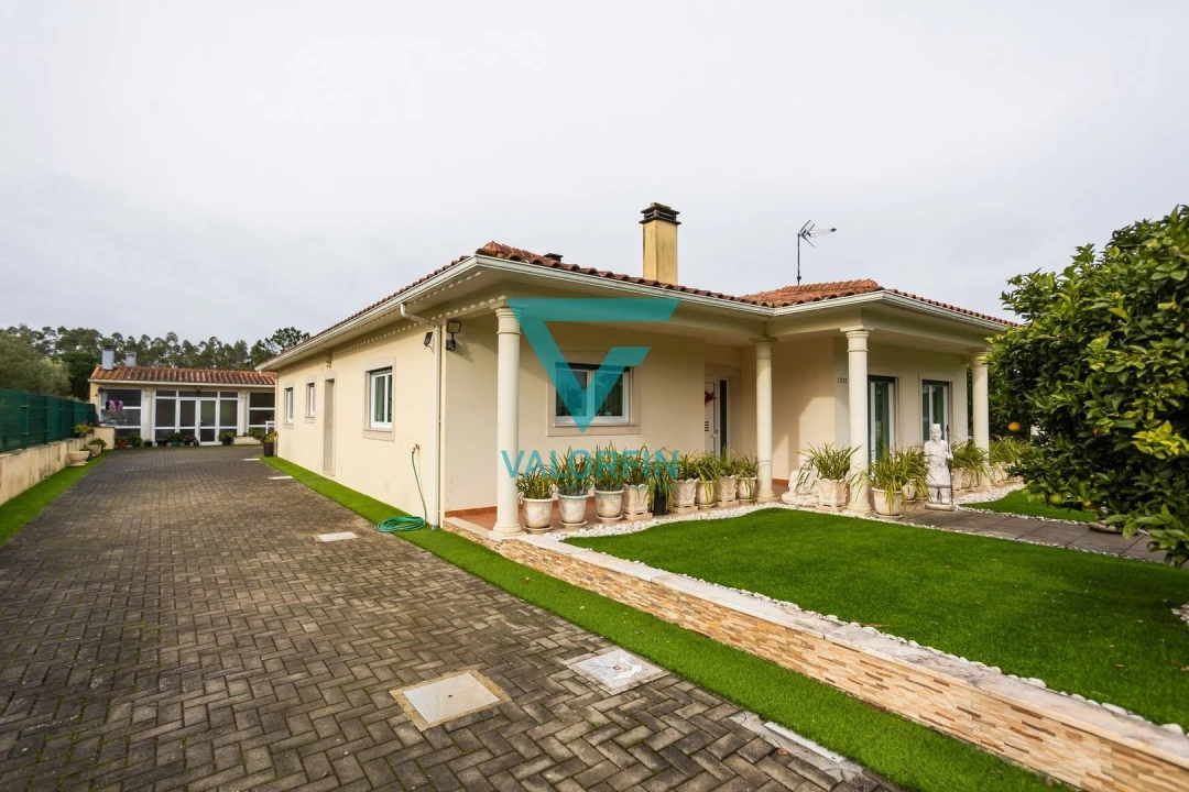 Moradia T3 para Venda em Milagres Foto 1