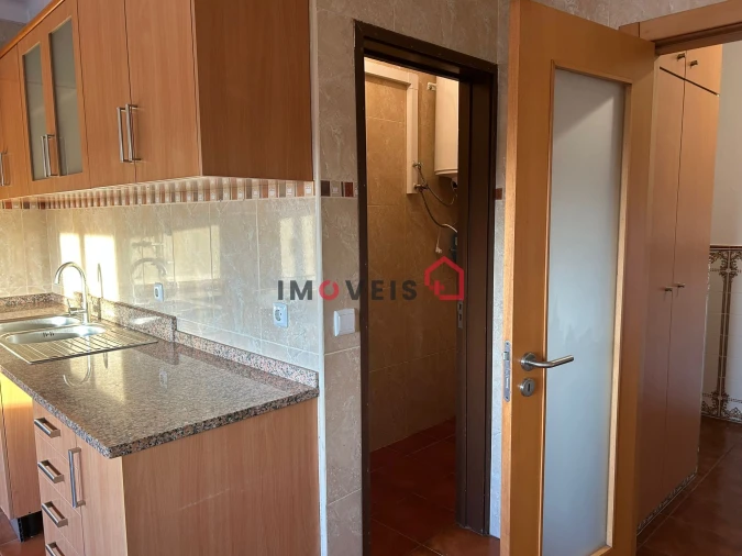 Apartamento T3 para Venda em Batalha Foto 3