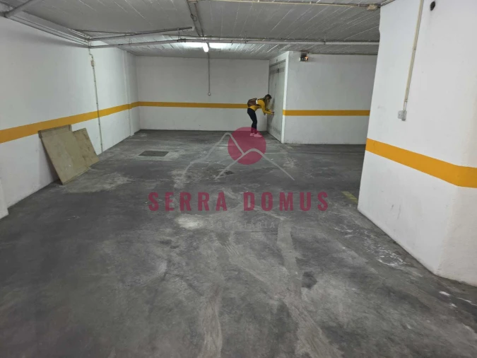 Garagem para Venda em Agualva e Mira-Sintra Foto 3