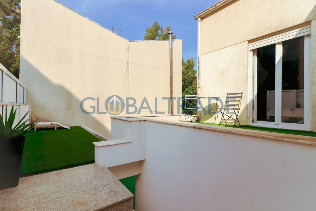 Moradia T4 para Venda em Fânzeres e São Pedro da Cova Foto 3