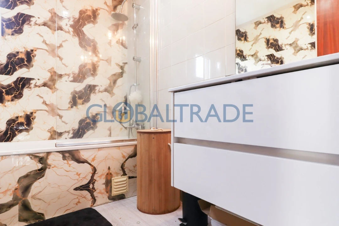 Moradia T4 para Venda em Fânzeres e São Pedro da Cova Foto 13