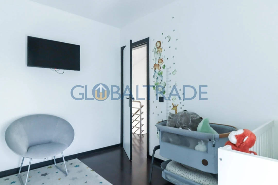 Moradia T4 para Venda em Fânzeres e São Pedro da Cova Foto 12