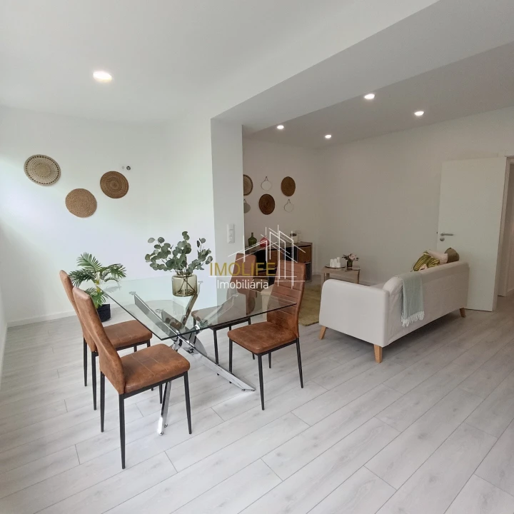 Apartamento T3 para Venda em Benfica Foto 2