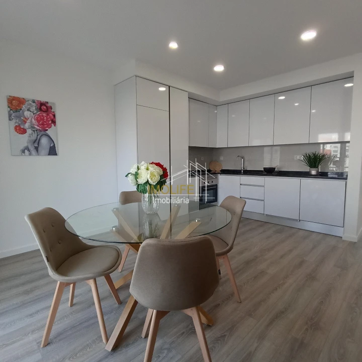 Apartamento T3 para Venda em Benfica Foto 5