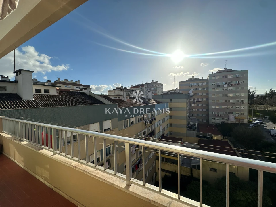 Apartamento T3 para Venda em Póvoa de Santo Adrião e Olival Basto Foto 16