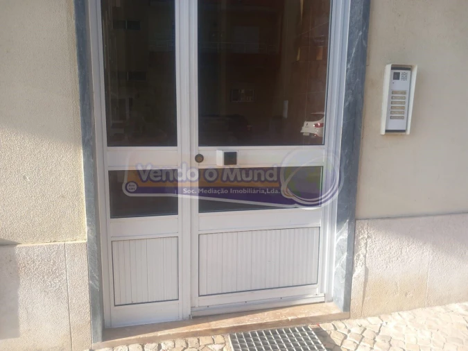 Apartamento T1 para Venda em Benavente Foto 11