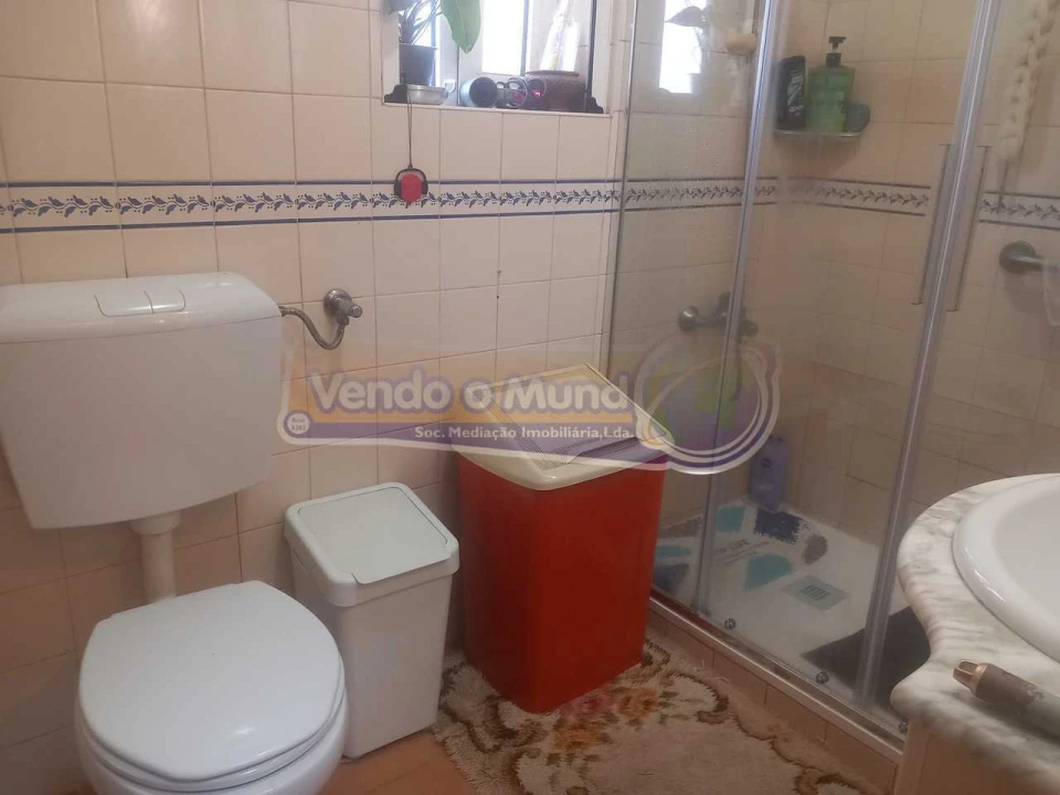 Apartamento T1 para Venda em Benavente Foto 9
