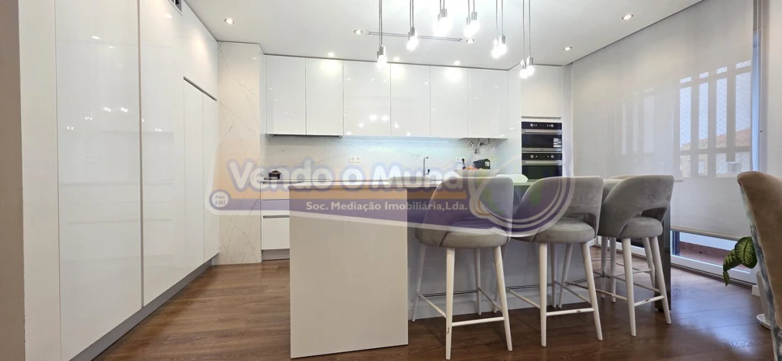 Apartamento T5 para Venda em Alverca do Ribatejo e Sobralinho Foto 3