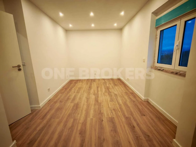 Apartamento T1 para Venda em Porto Salvo Foto 8