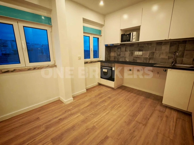 Apartamento T1 para Venda em Porto Salvo Foto 6