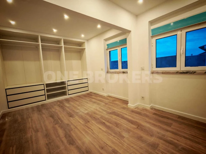 Apartamento T1 para Venda em Porto Salvo Foto 9