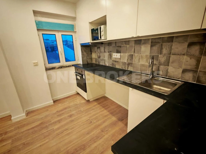 Apartamento T1 para Venda em Porto Salvo Foto 3