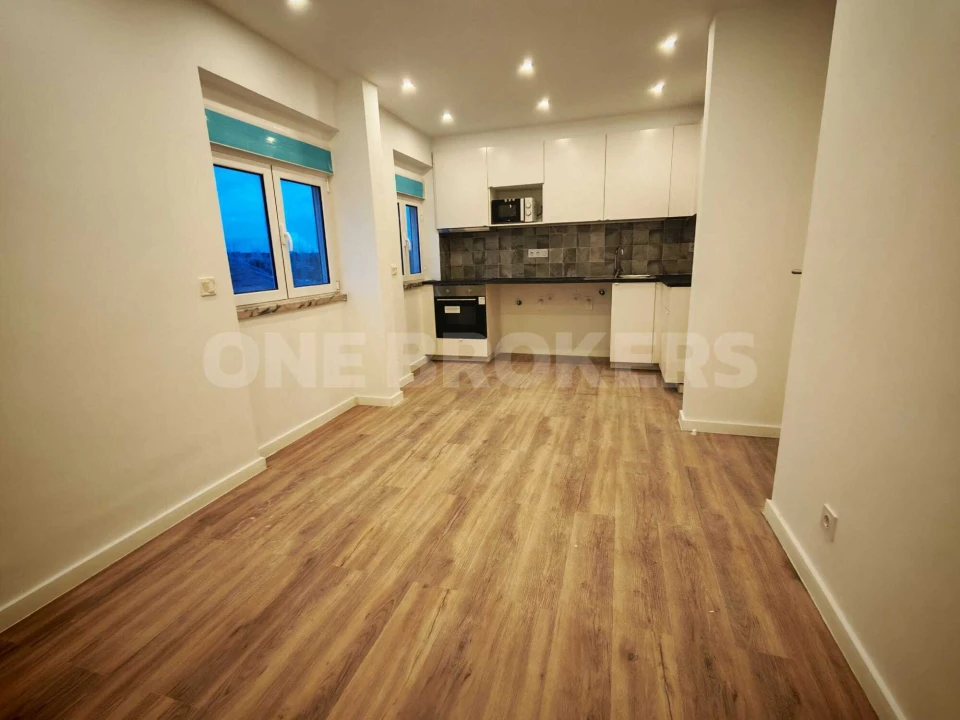 Apartamento T1 para Venda em Porto Salvo Foto 5