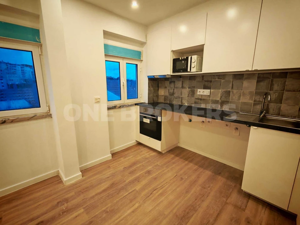 Apartamento T1 para Venda em Porto Salvo Foto 2