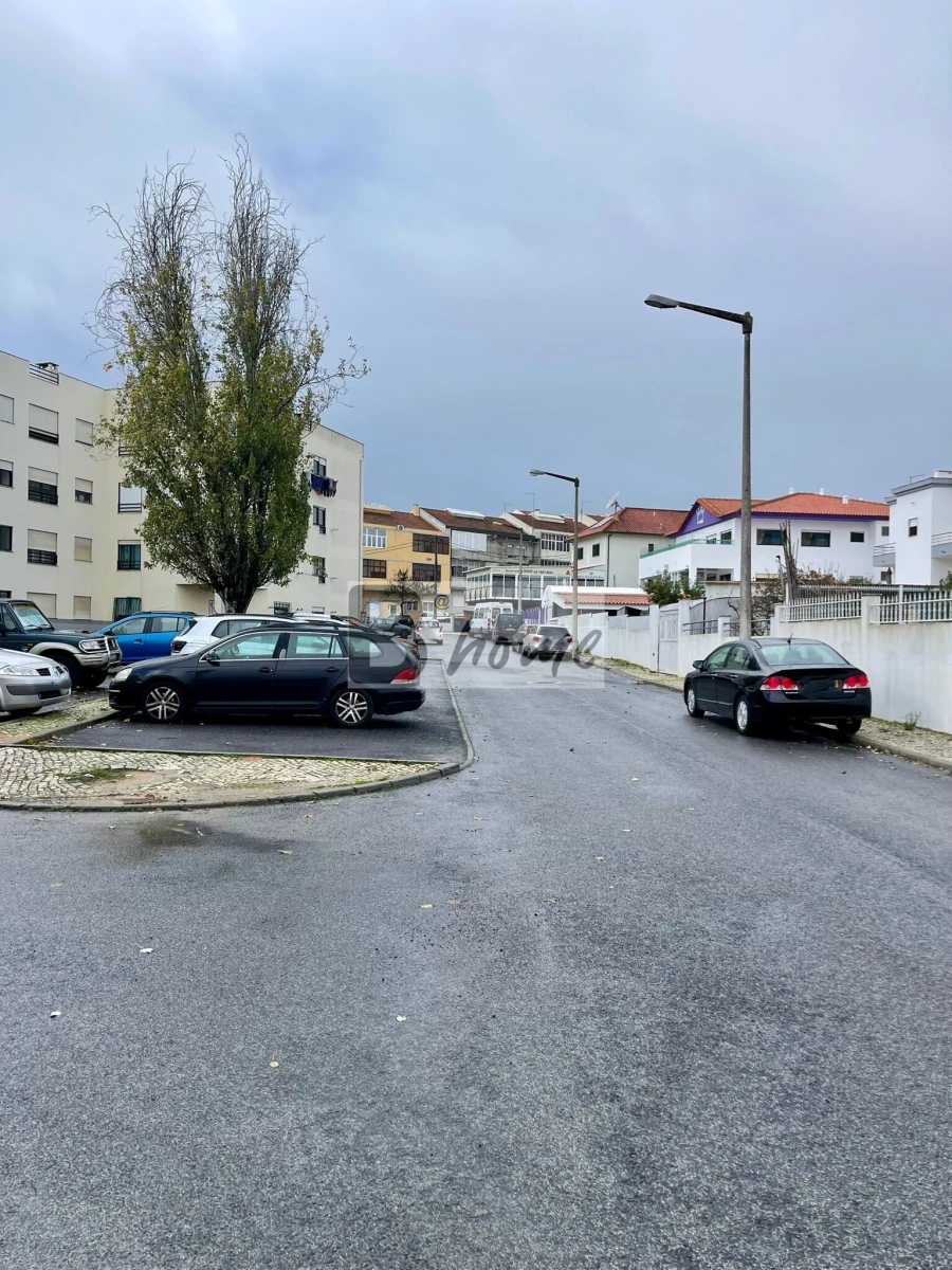 Apartamento T1 para Venda em Charneca de Caparica e Sobreda Foto 15